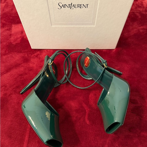 SAINT LAURENT La Scandale 110 Patent Leather Sandals - Picture 5 of 5